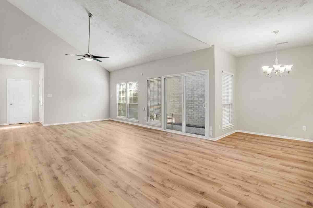 9424 Bassoon Dr - Photo 2 of 15