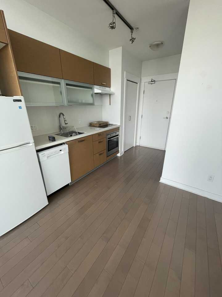 13380 108 Avenue - Photo 3 of 10