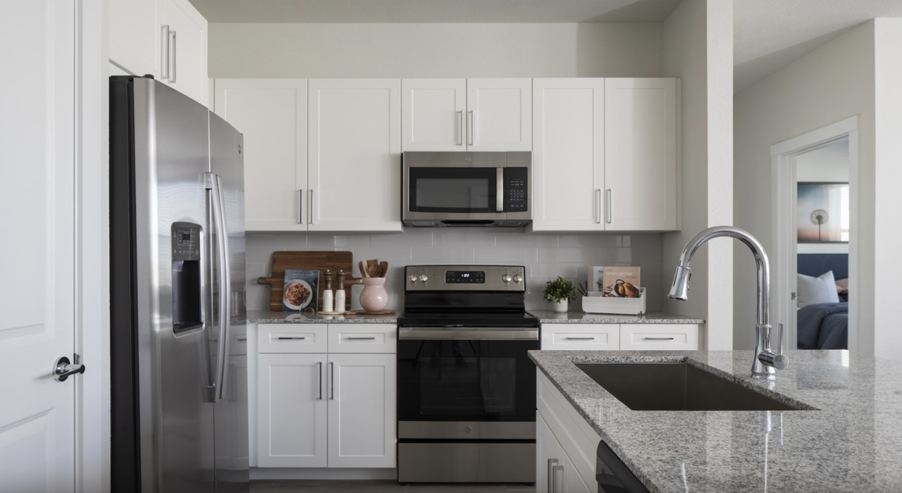 5330 Overpass Road - Photo 4 of 12