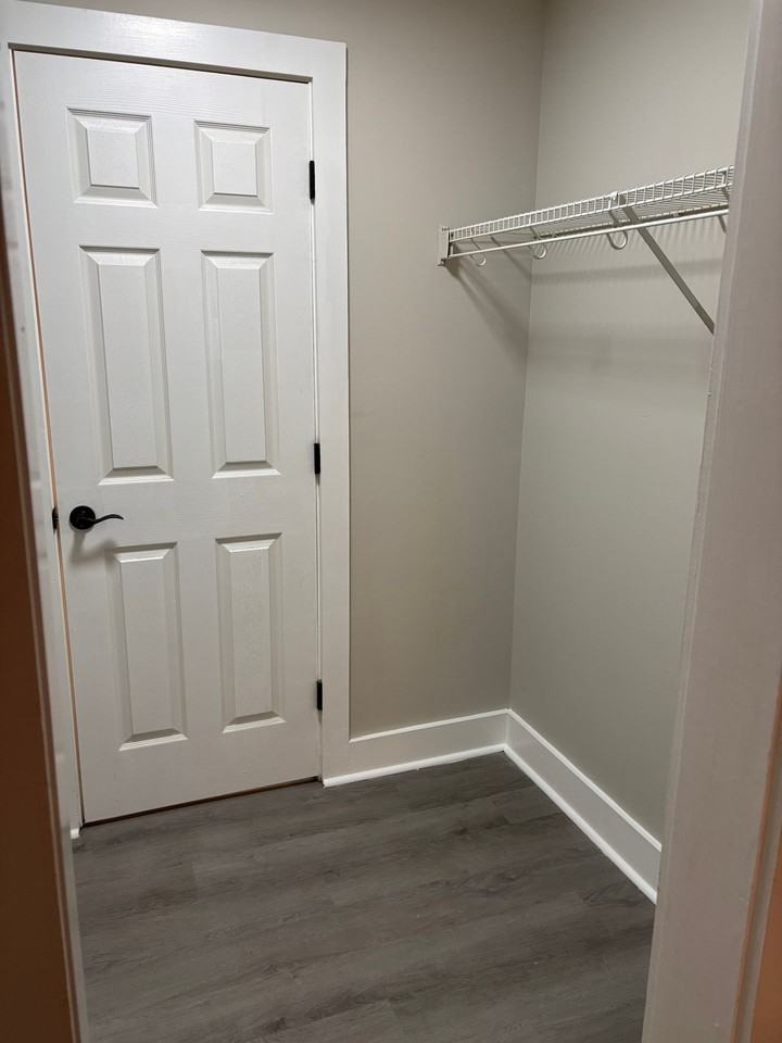 Parr Place Apartments - Photo 2 of 7