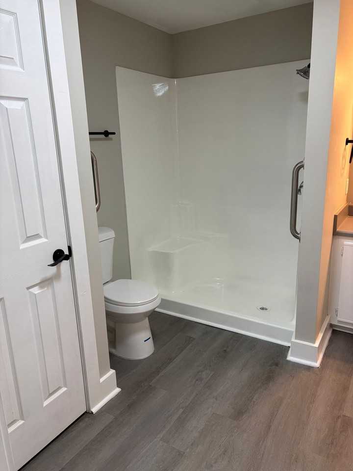 Parr Place Apartments - Photo 6 of 7