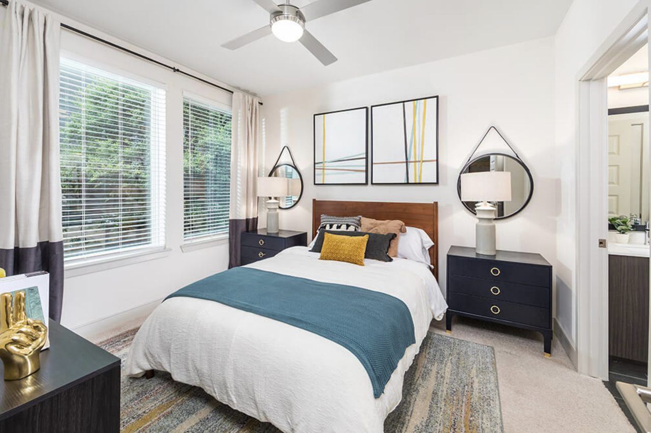 1904 South Lamar Boulevard - Photo 3 of 15