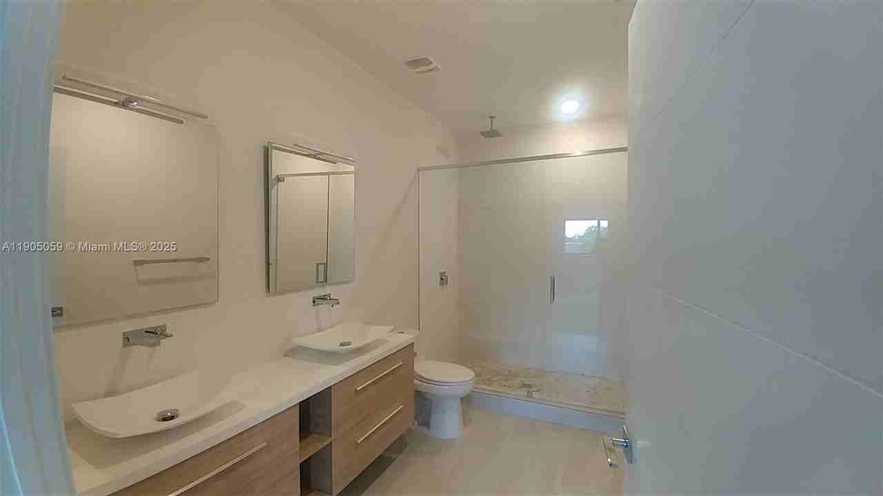 813 Northwest 45th Terrace #813 - Photo 7 of 25