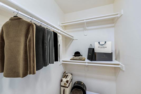 Vantage Pointe Apartments 3 of 4