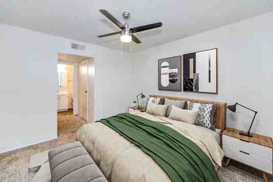 Vantage Pointe Apartments 2 of 4