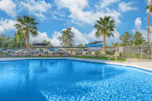 Vantage Pointe Apartments 1 of 4