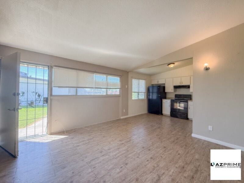 2123 W Devonshire Ave #15 - Photo 5 of 15