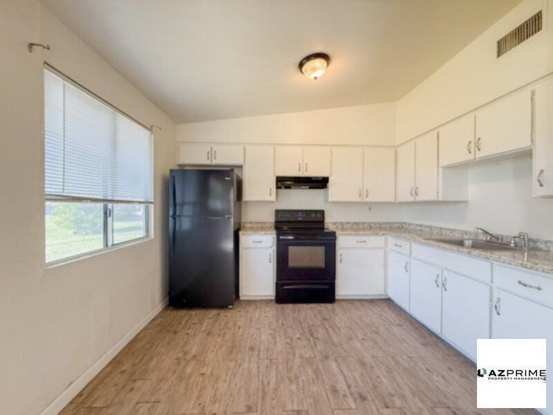 2123 W Devonshire Ave #15 - Photo 6 of 15