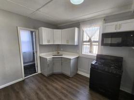 129 S Day St #3 - Photo 1 of 1