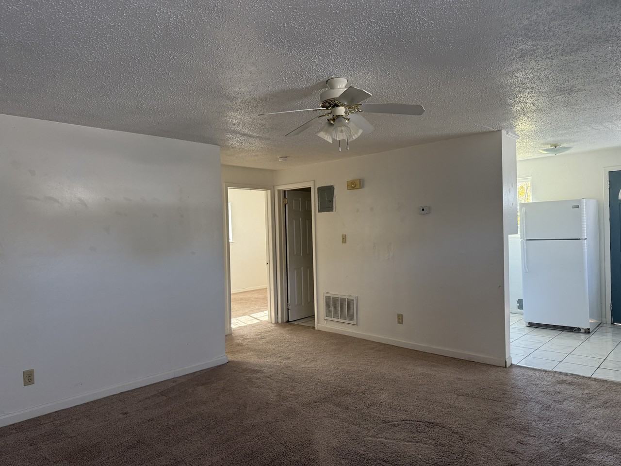 2115 27th Avenue Dr Ne #4 - Photo 6 of 7