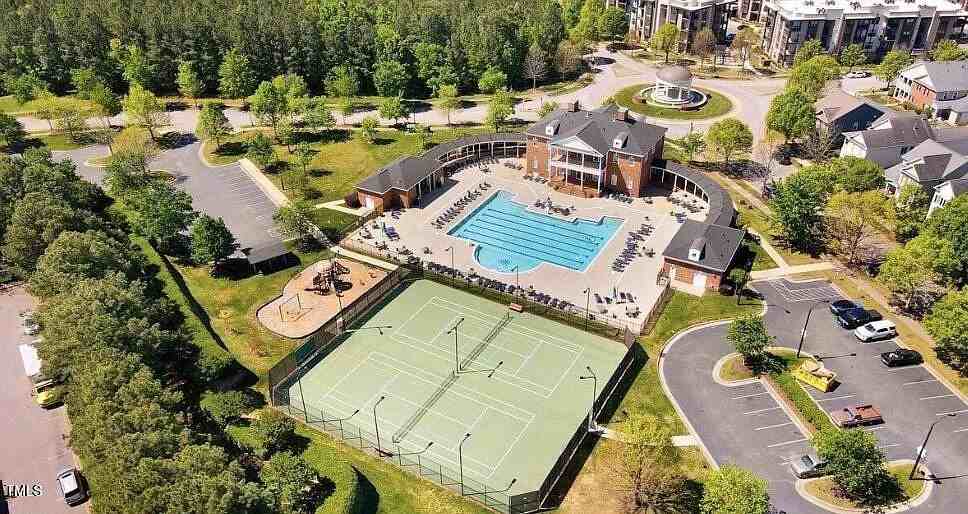 633 Democracy St #NA - Photo 3 of 18