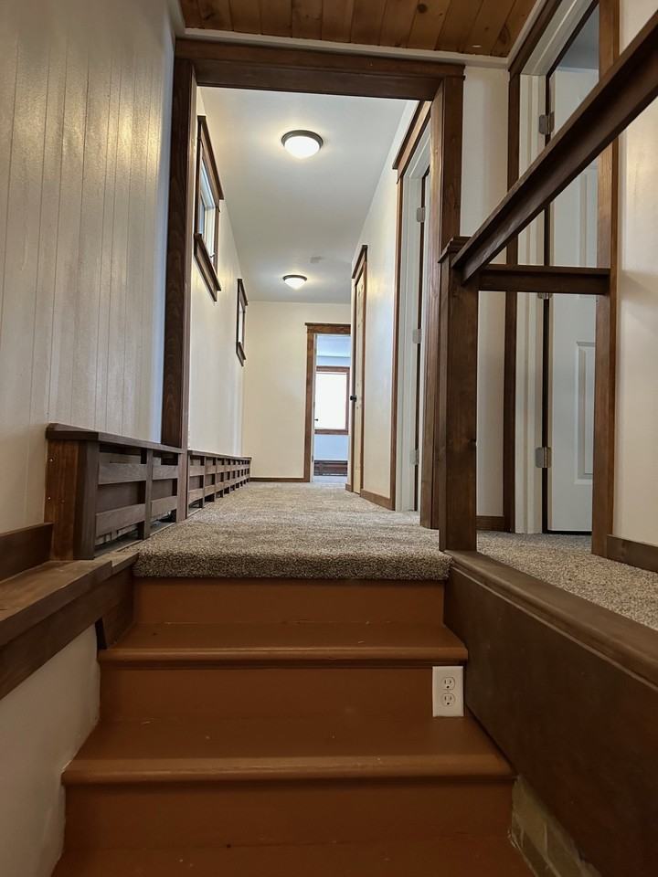 108 Cedar St W - Photo 5 of 9