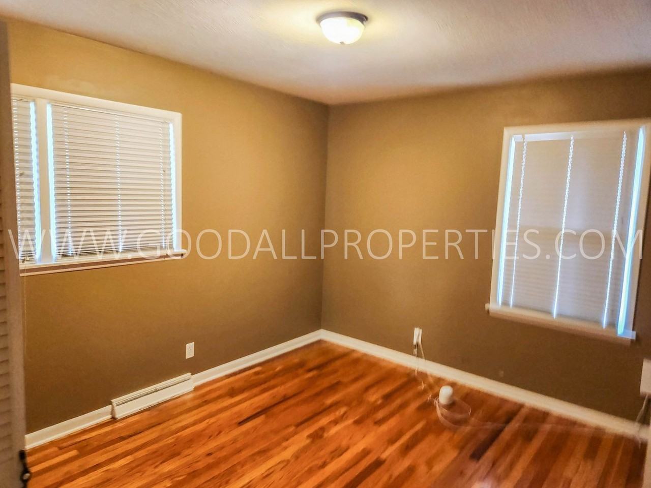 2715 Meadow Ln - Photo 7 of 13