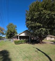 featured image of 401 E 11th St