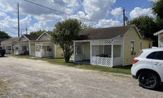 featured image of 820 W Point Rd