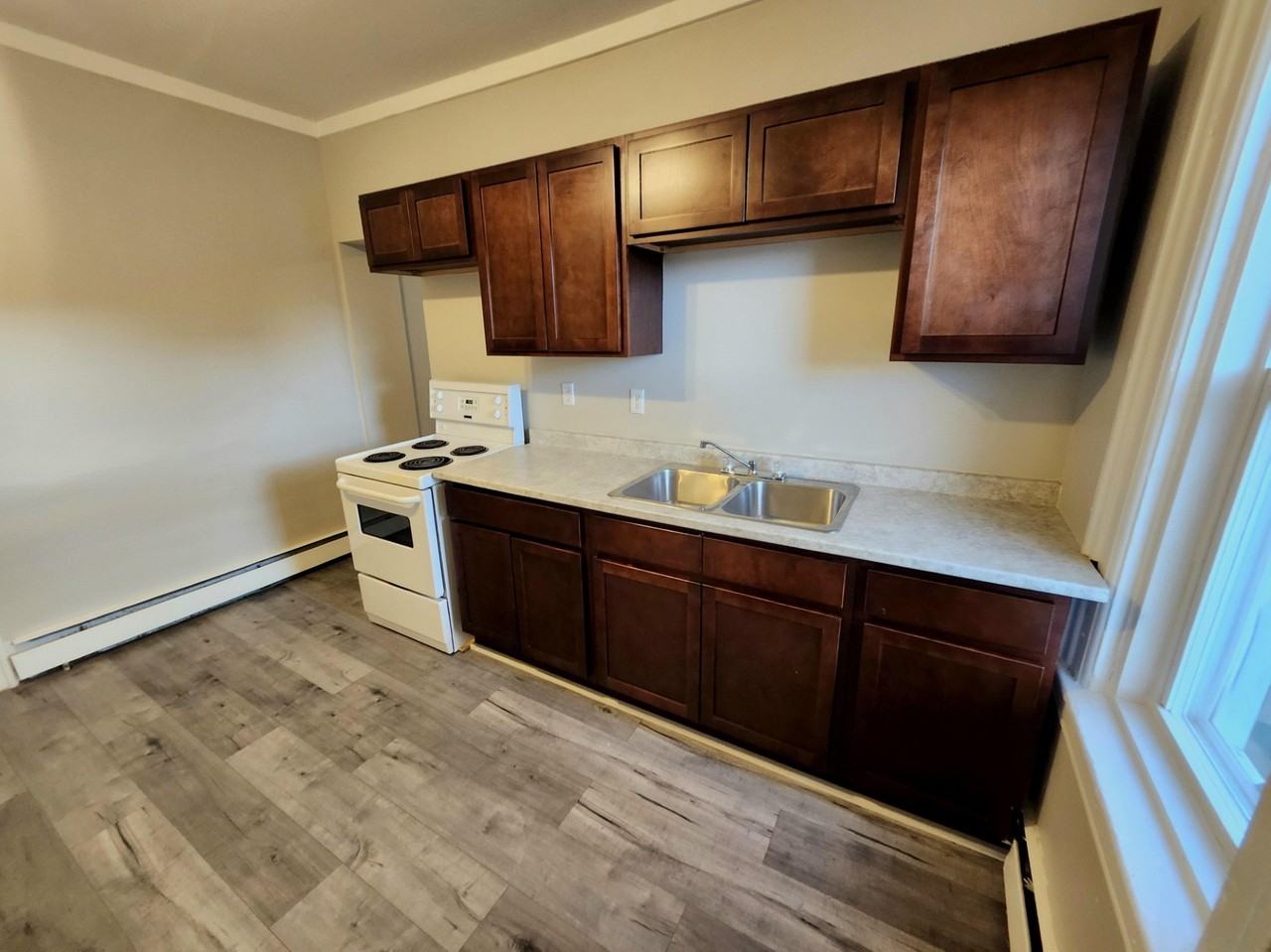 101 99-101 Elliott Row - 4 #4 - Photo 2 of 11