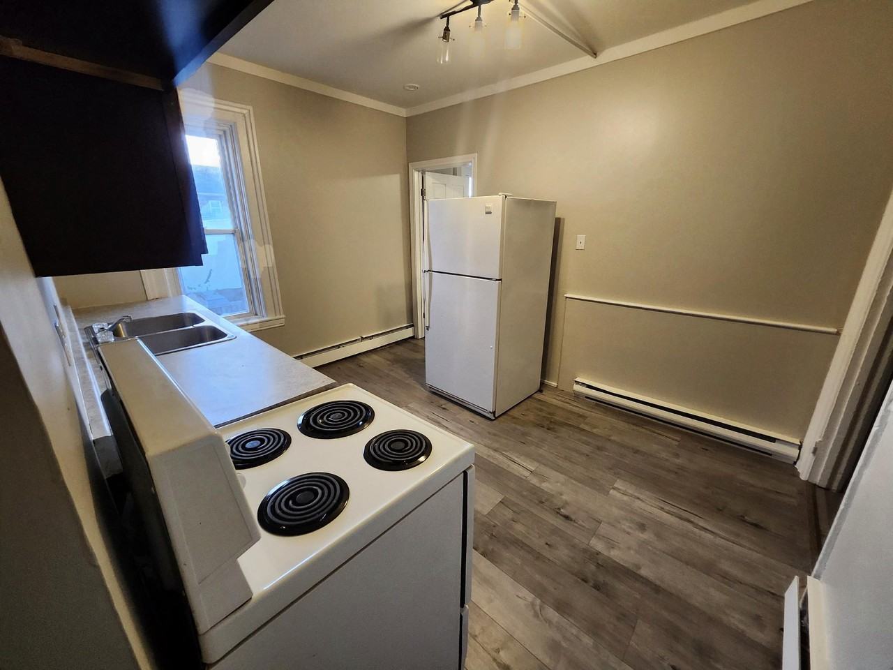 101 99-101 Elliott Row - 4 #4 - Photo 3 of 11