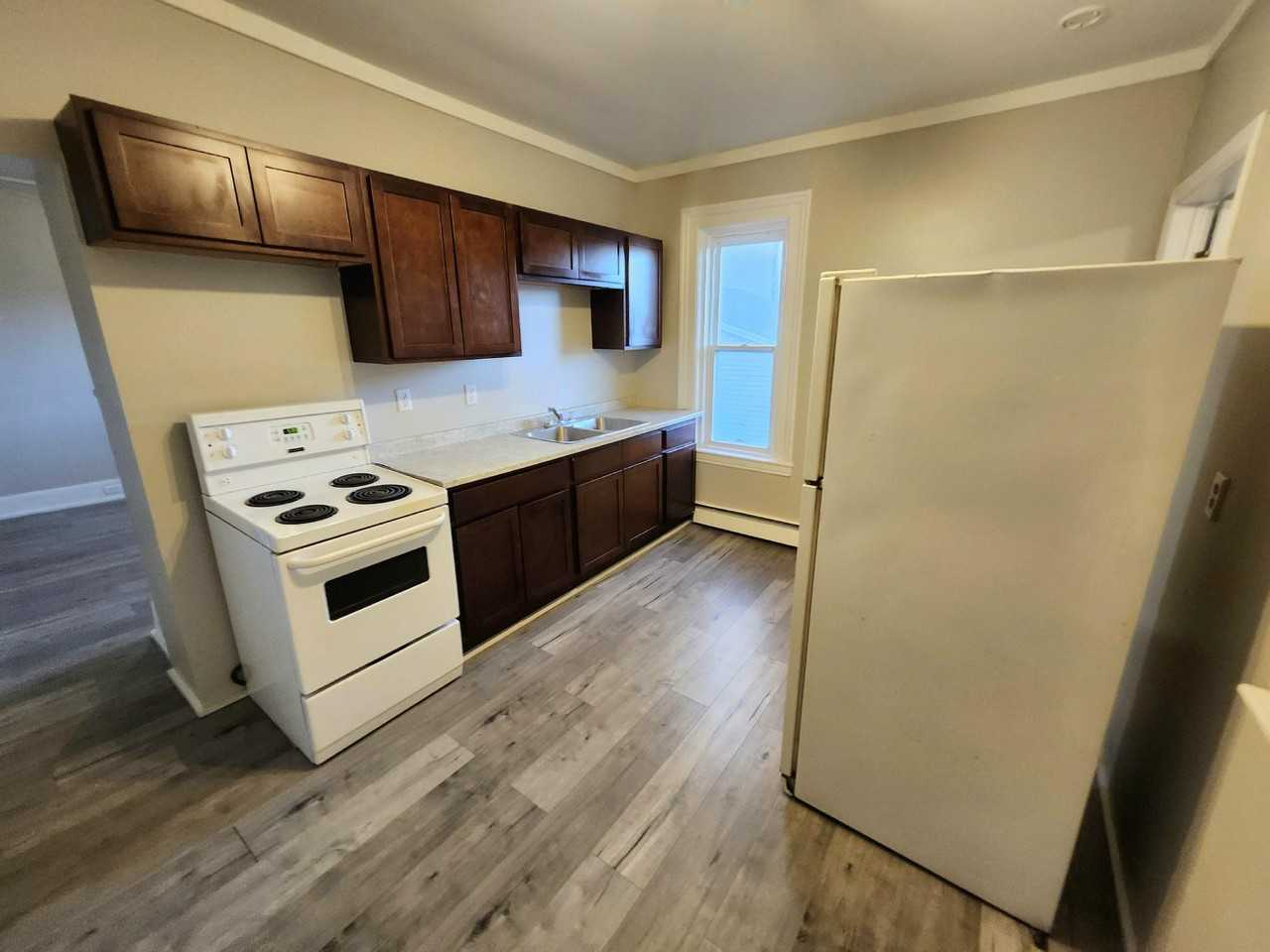 101 99-101 Elliott Row - 4 #4 - Photo 4 of 11