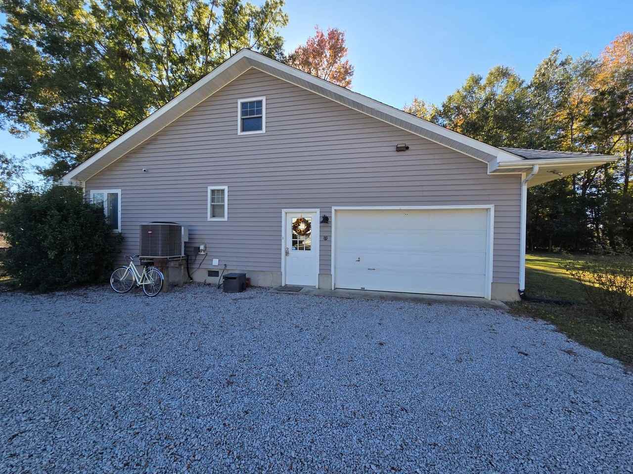 133 Cummins Creek Rd - Photo 3 of 50