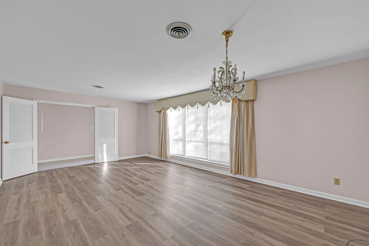 1110 Walnut Ave - Photo 2 of 20