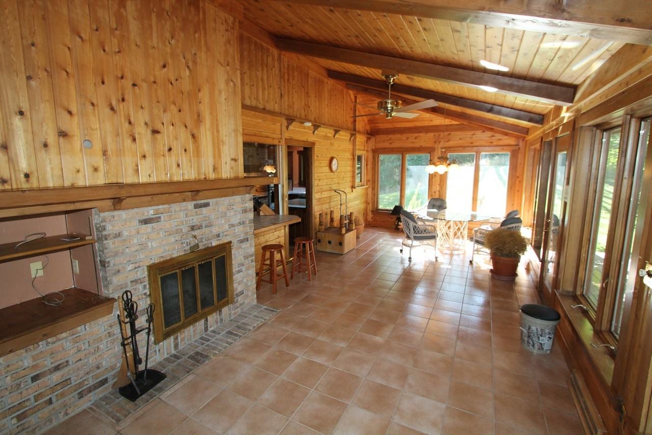 2873 Berndt Rd - Photo 7 of 28