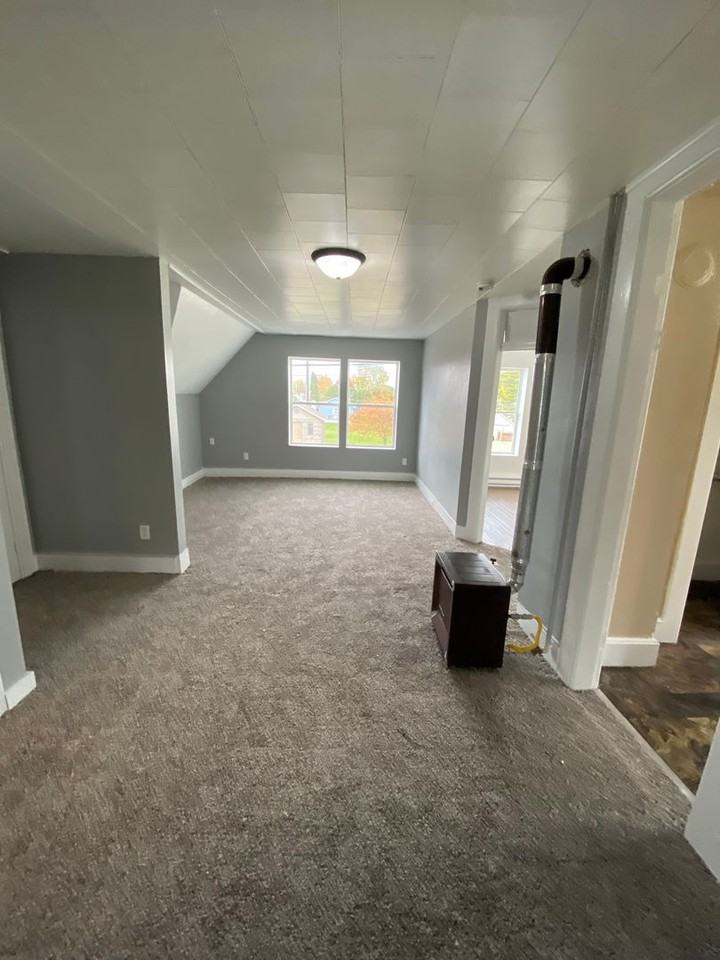 341 Pecor St - Photo 4 of 9