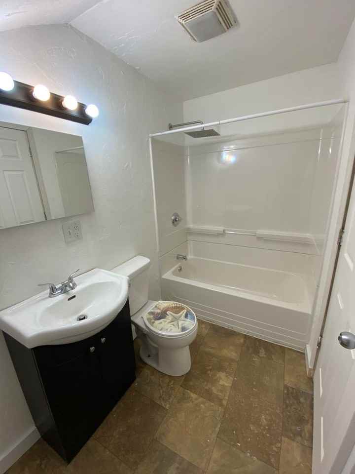 341 Pecor St - Photo 6 of 9