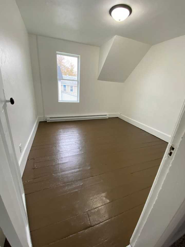 341 Pecor St - Photo 7 of 9