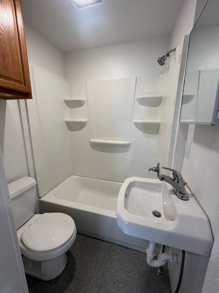 1745 Menlo Way ##04 - Photo 7 of 7