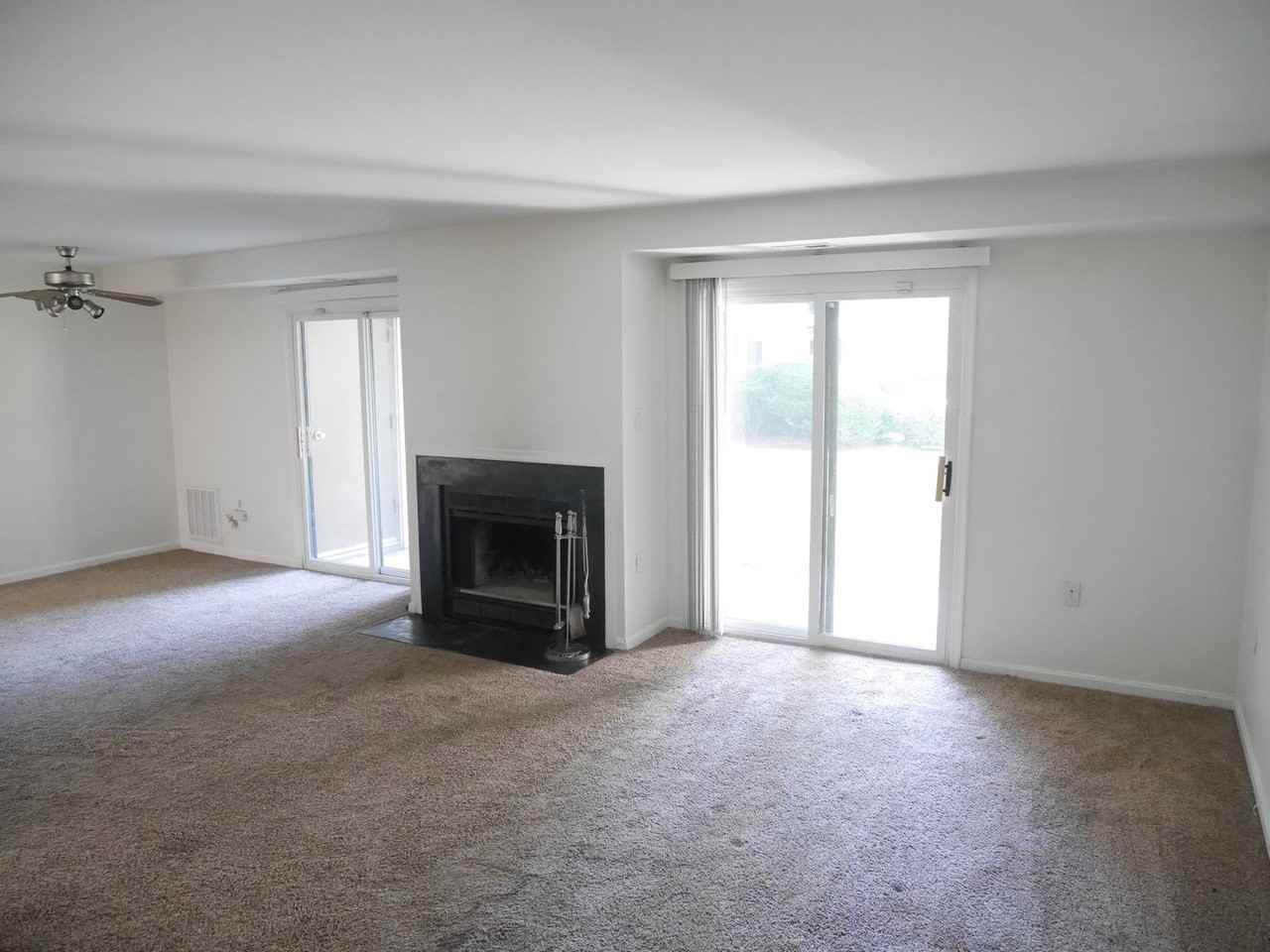 1115 Castle Harbour Way - Photo 3 of 15