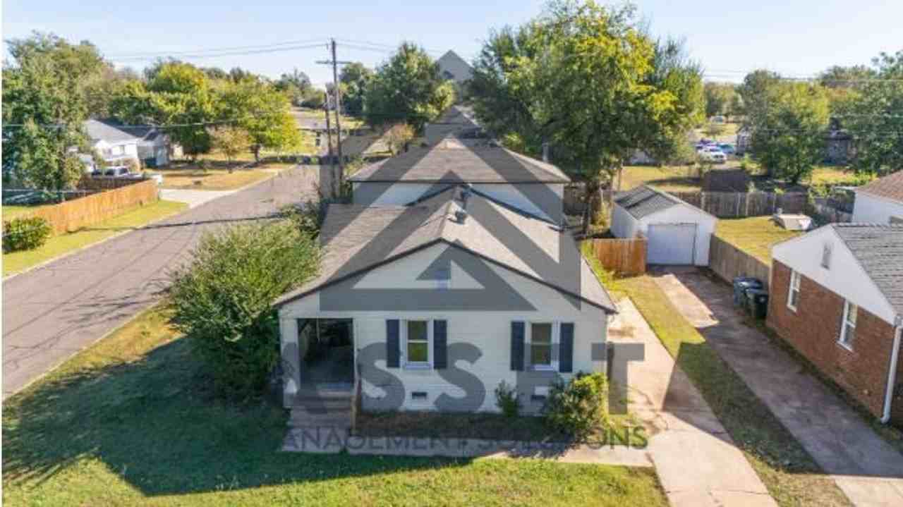 908 N Lilac Ln - Photo 2 of 30