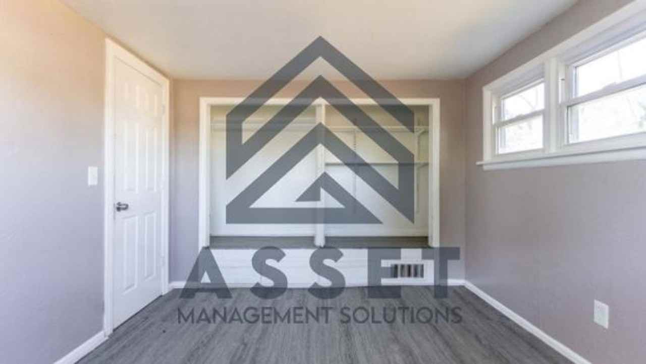 908 N Lilac Ln - Photo 6 of 30