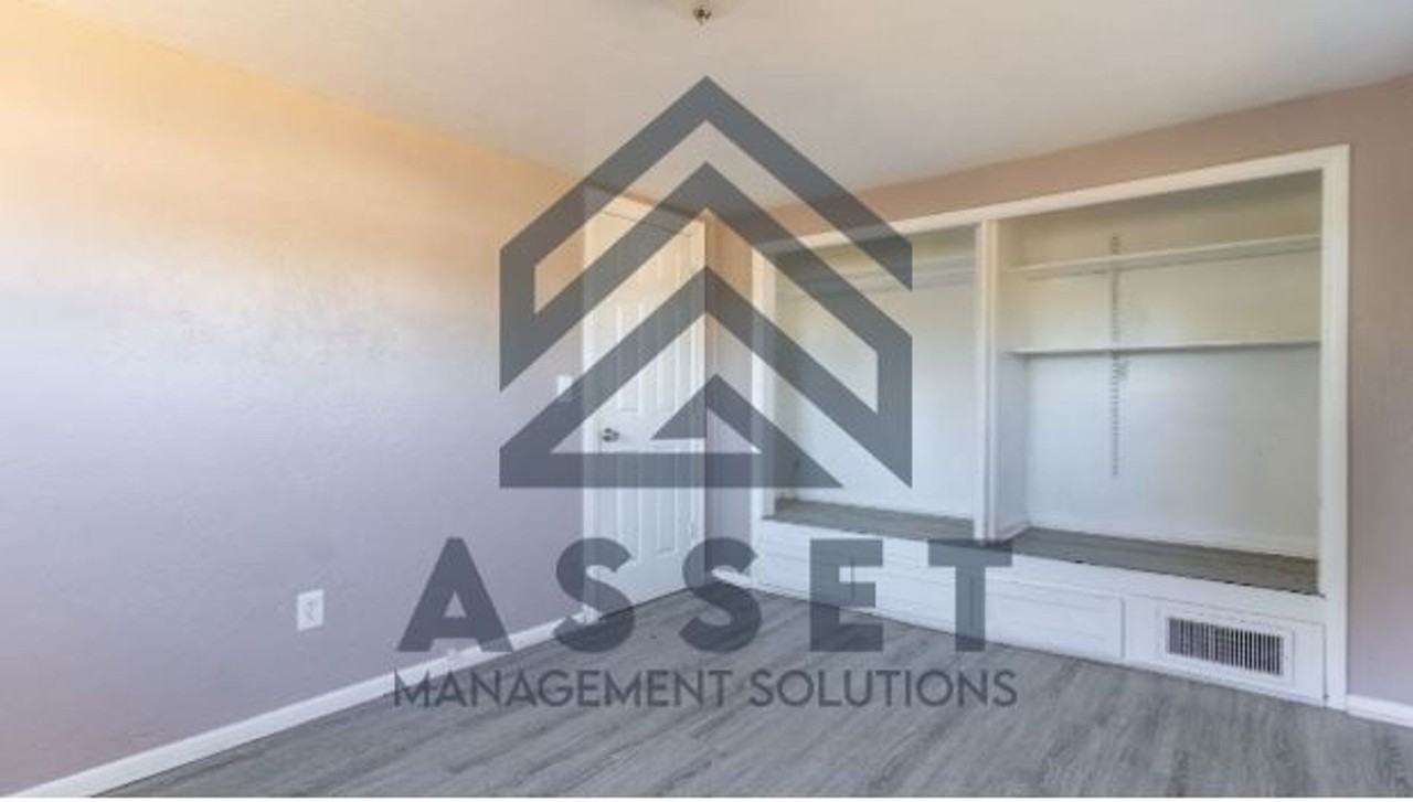 908 N Lilac Ln - Photo 7 of 30