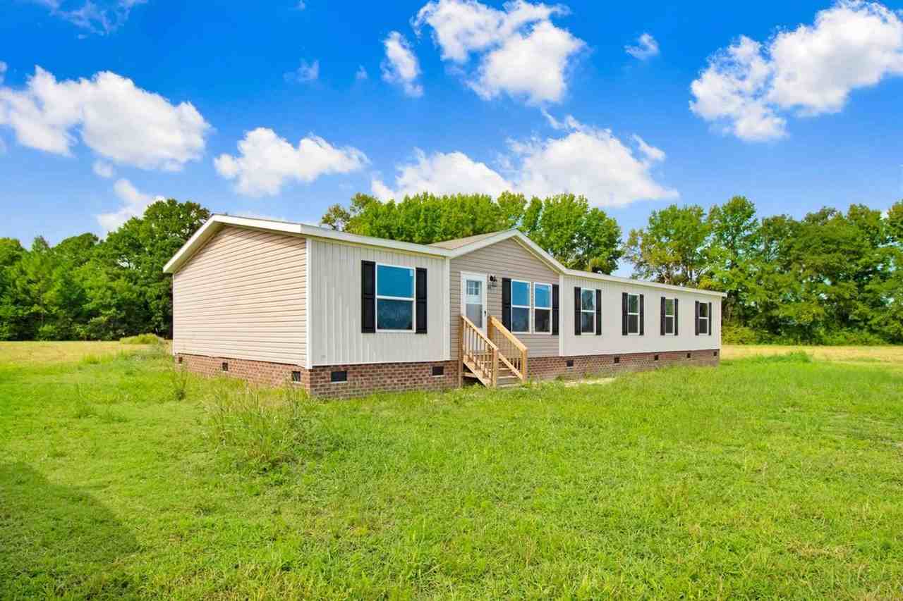 4877 Wayne Memorial Dr - Photo 3 of 30