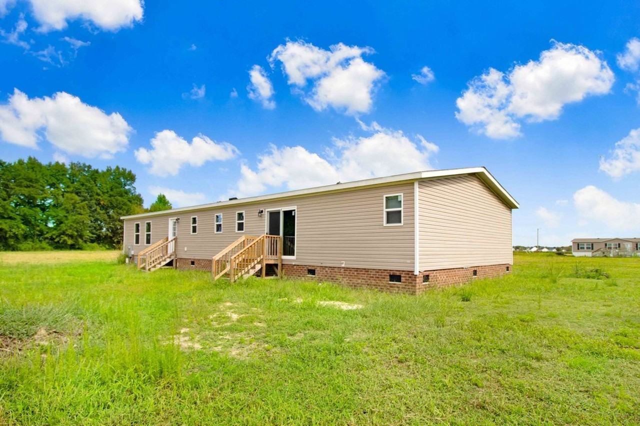 4877 Wayne Memorial Dr - Photo 6 of 30