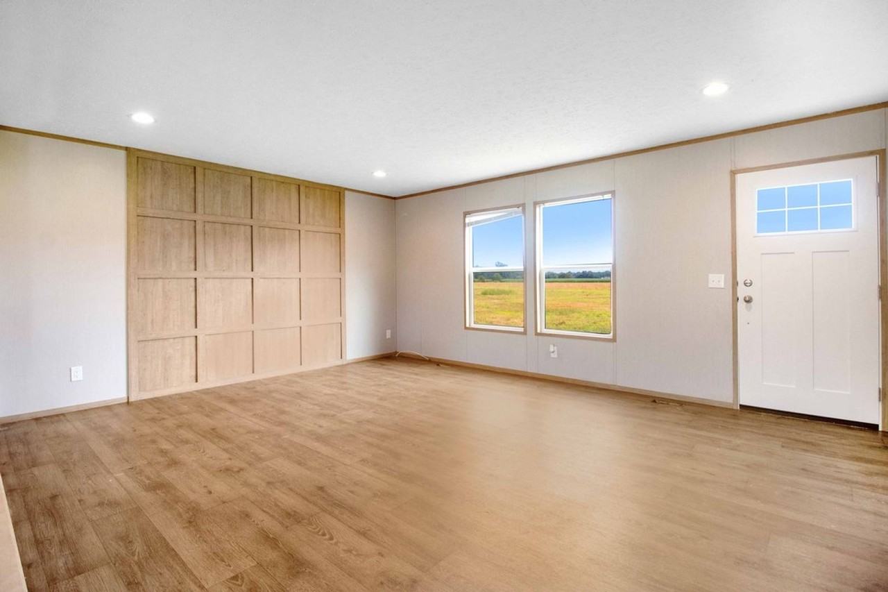 4877 Wayne Memorial Dr - Photo 7 of 30