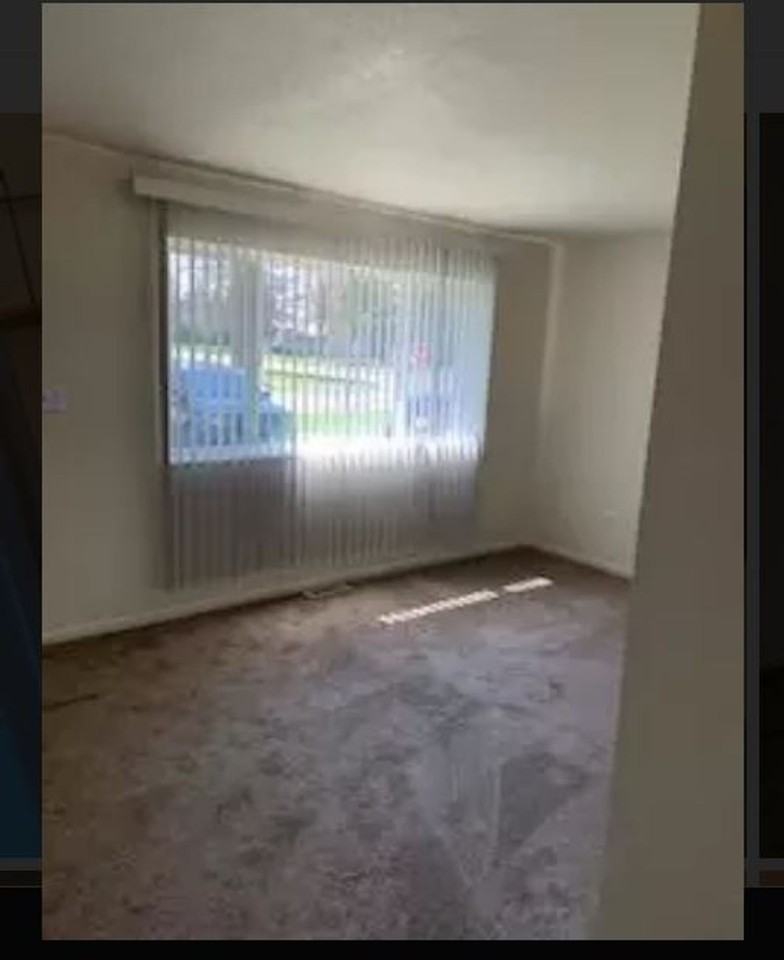 6984 Shattuck Rd - Photo 2 of 20