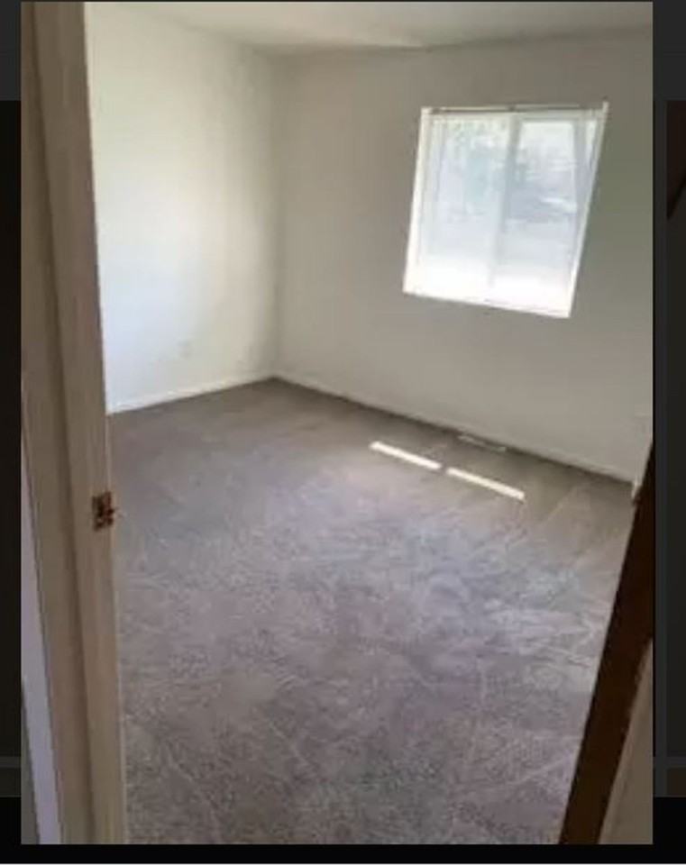 6984 Shattuck Rd - Photo 7 of 20