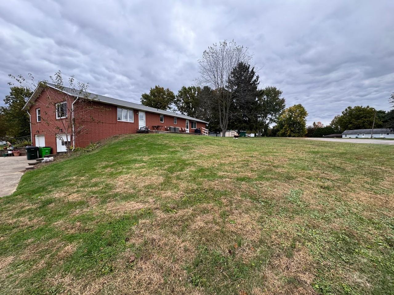 2430 Montclair Ave - Photo 3 of 10