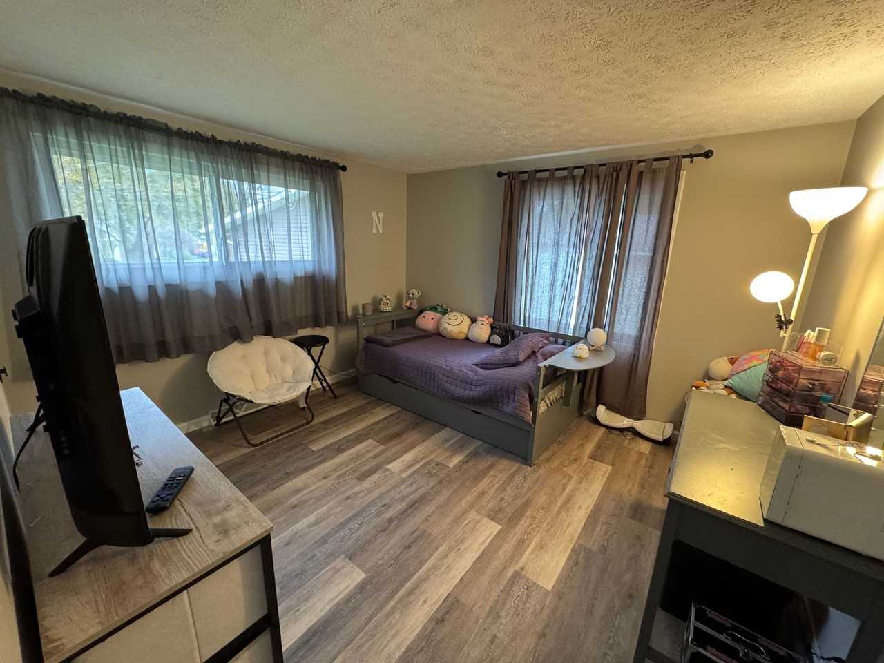 2430 Montclair Ave - Photo 5 of 10