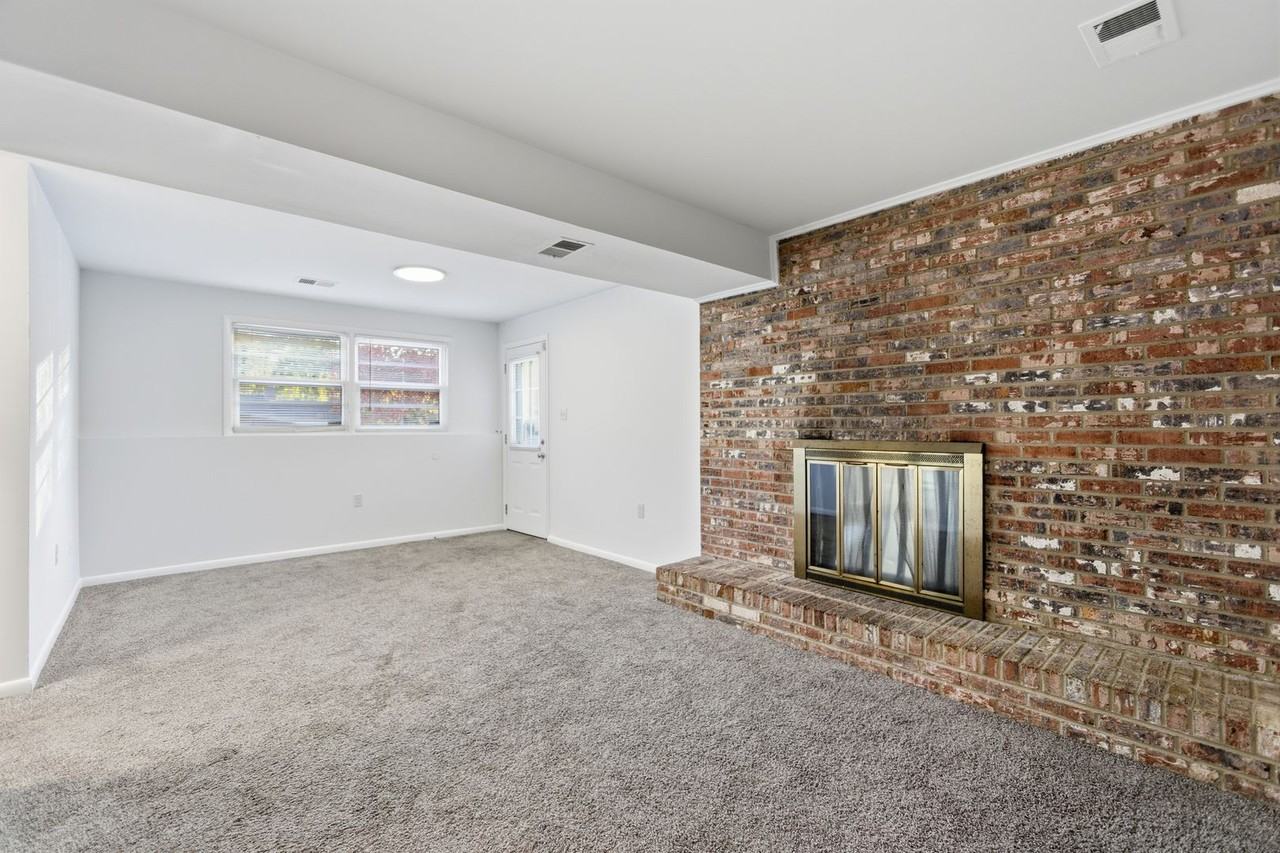 1708 Dania Dr - Photo 2 of 26