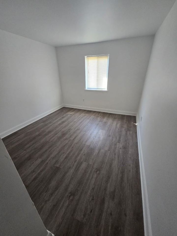 Chateau Apartments - Photo 6 of 50