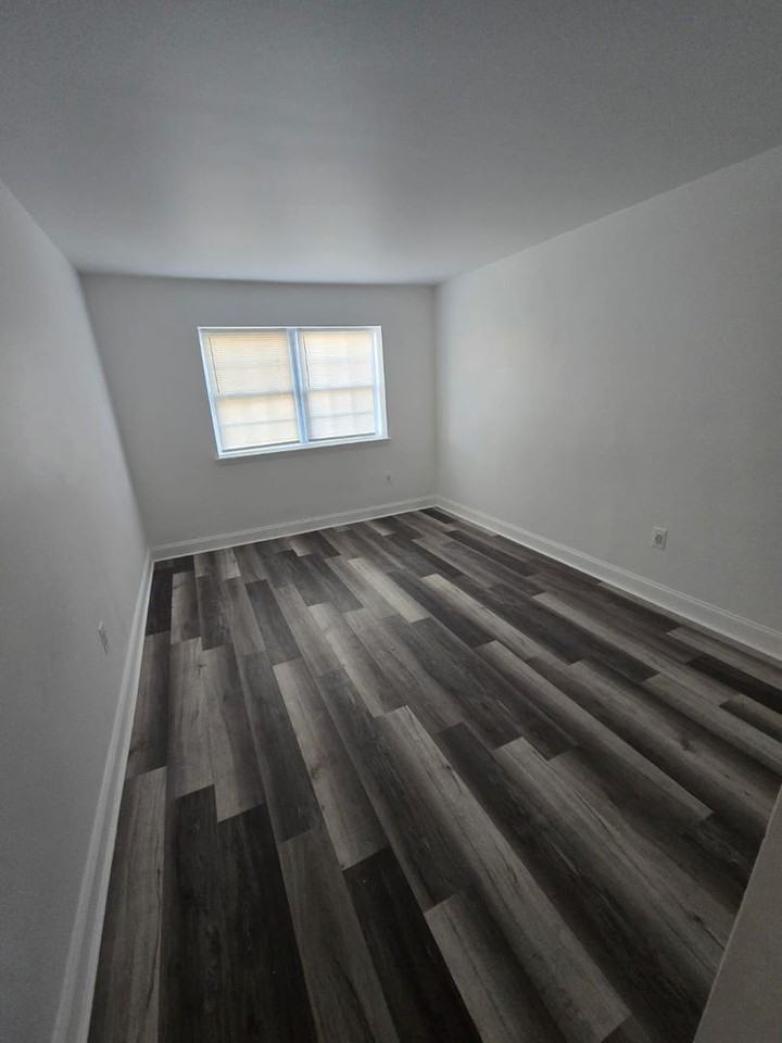 Chateau Apartments - Photo 7 of 50