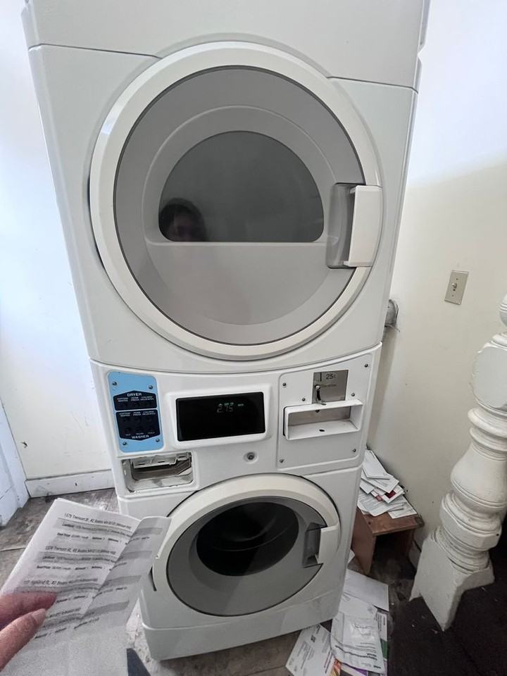 1582 Tremont St - Photo 6 of 8