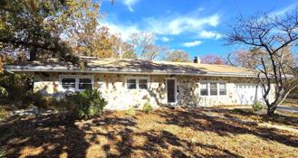 319 Jays Ave - Photo 1 of 1