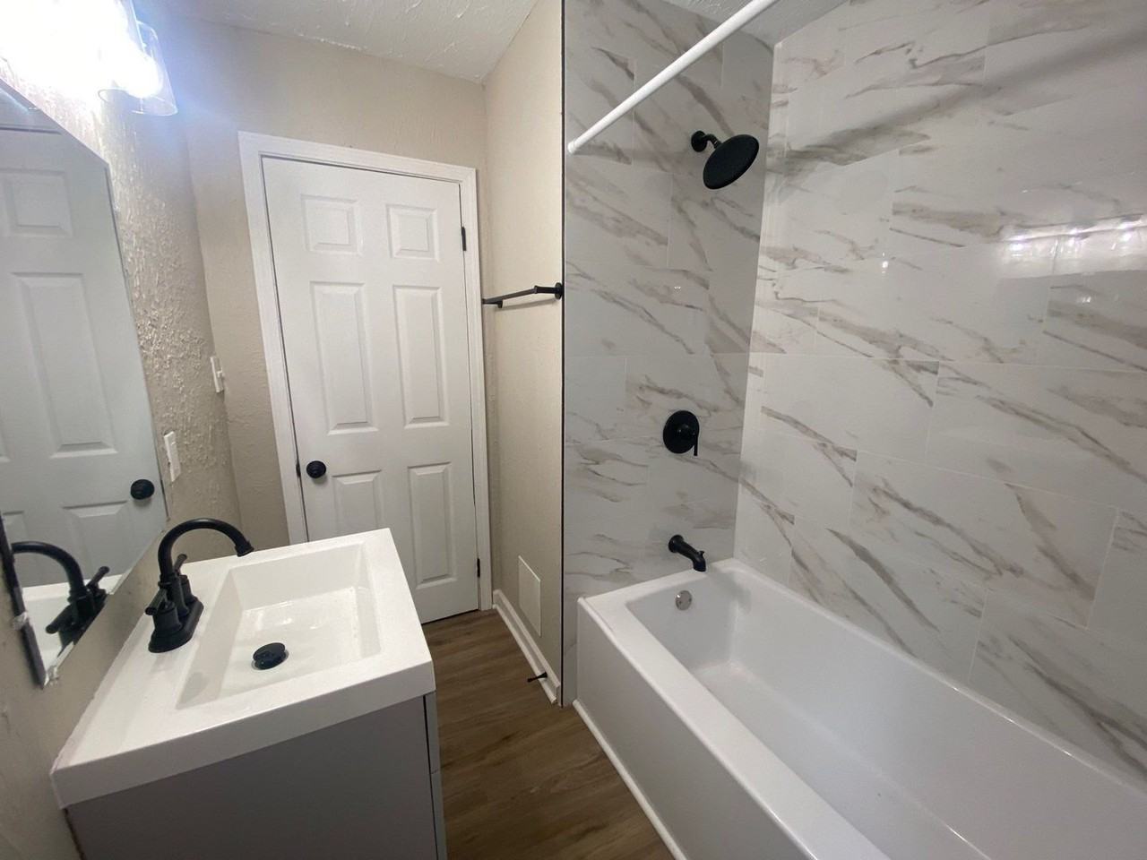 15910 Saratoga St - Photo 7 of 9