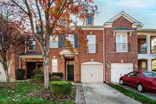 1055 Remington Oaks Cir - Photo 1 of 1