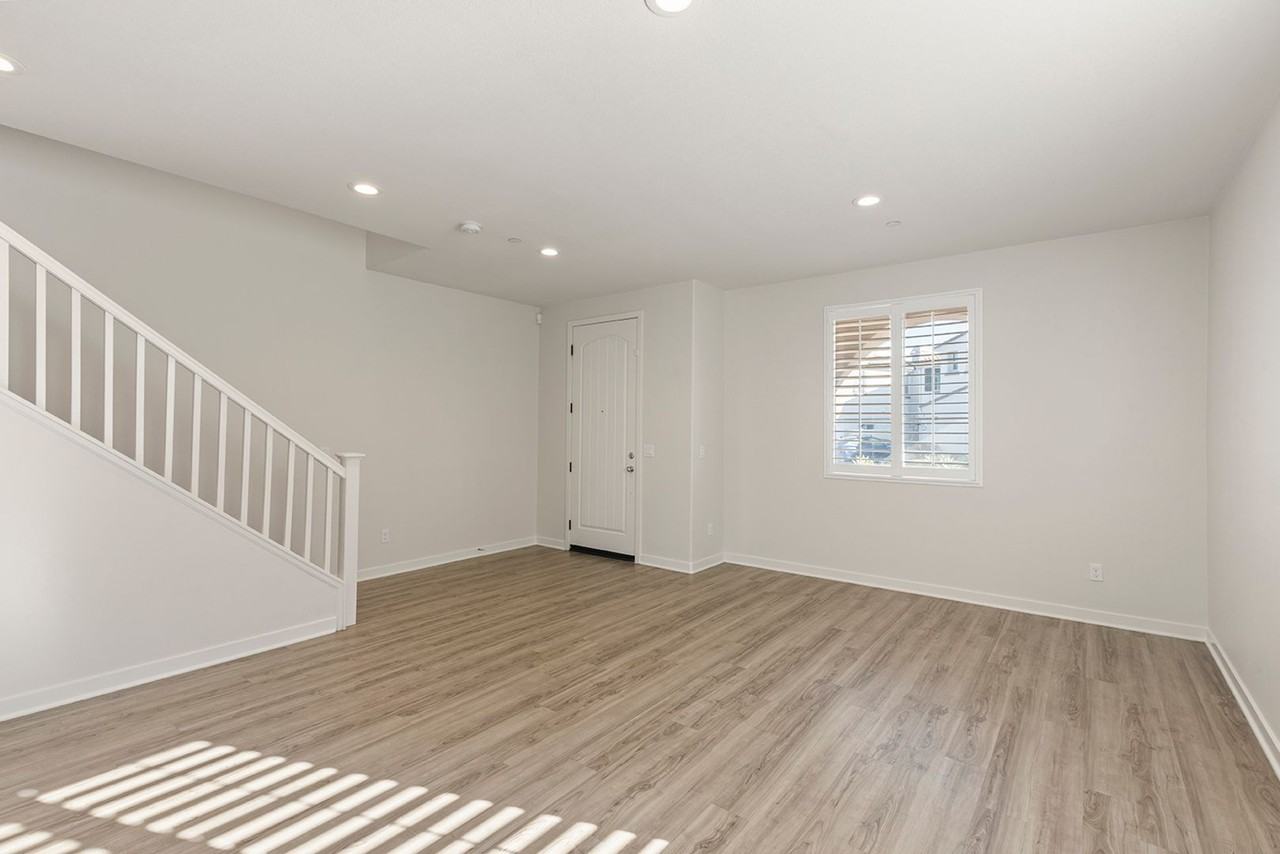 4252 Calle Del Vista - Photo 4 of 44