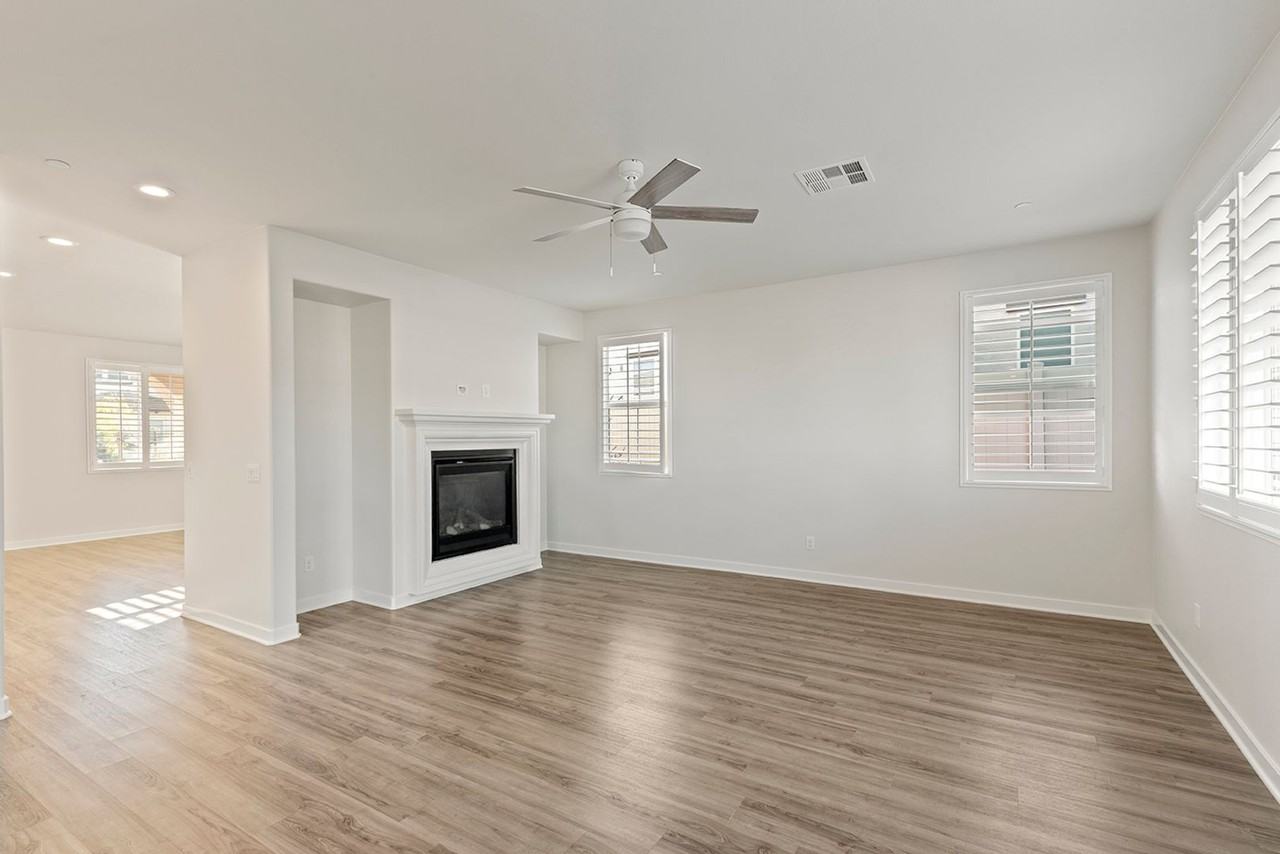 4252 Calle Del Vista - Photo 6 of 44