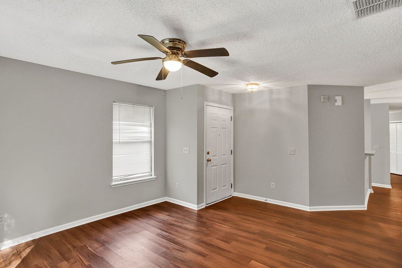 145 Southern Bridge Boulevard #4 - Photo 3 of 13